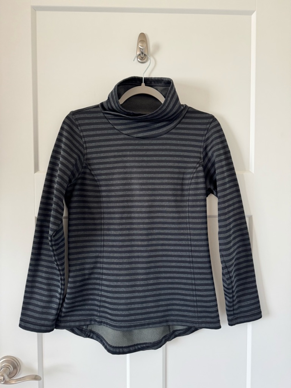 Columbia Mountain Run Black Gray Striped Crossover Funnel Neck Fleece Top Size S - Picture 2 of 15